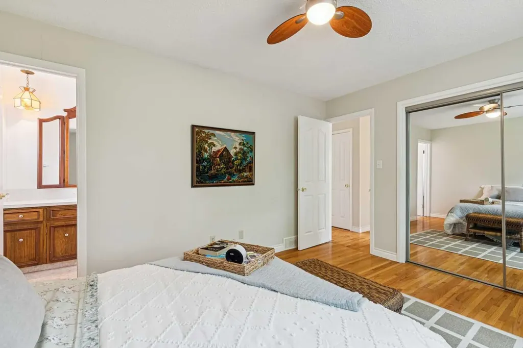 2432 Paliswood Road SW Calgary AB T2V 3P8