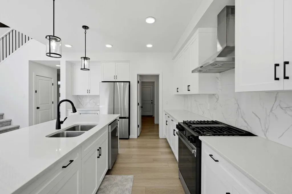 73 Mallard Grove SE Calgary AB T3C0E3