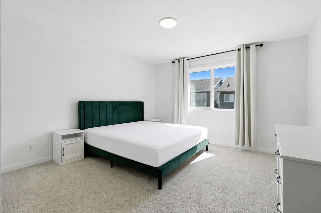 73 Mallard Grove SE Calgary AB T3C0E3