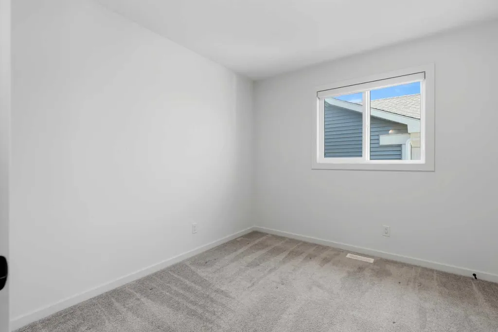 73 Mallard Grove SE Calgary AB T3C0E3