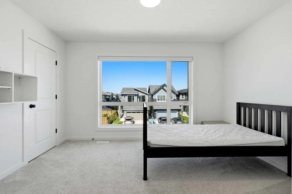 73 Mallard Grove SE Calgary AB T3C0E3