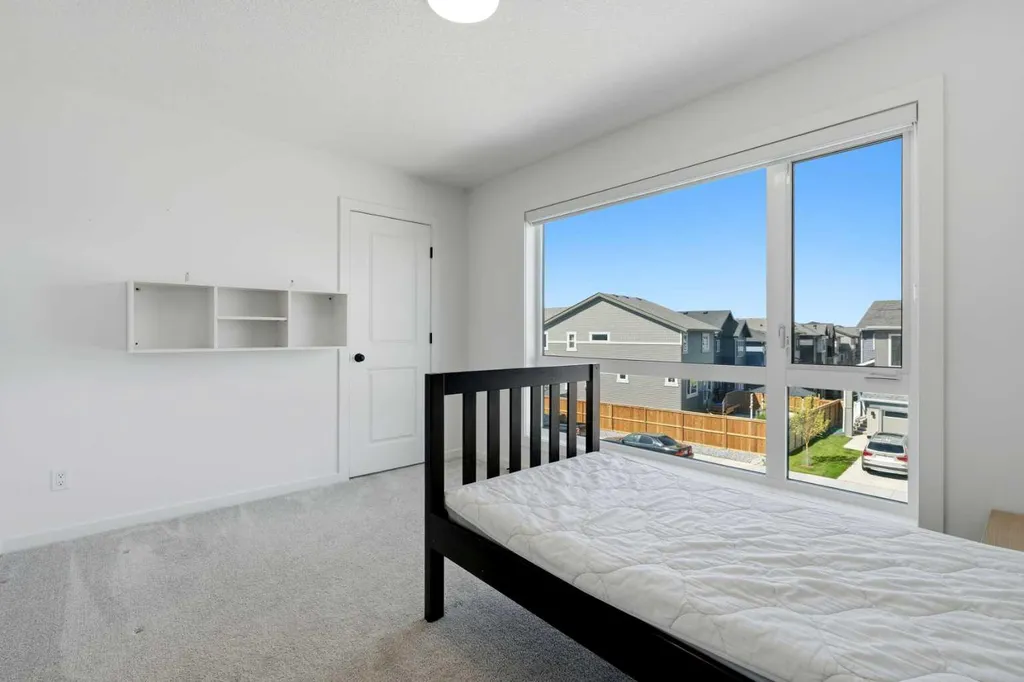 73 Mallard Grove SE Calgary AB T3C0E3
