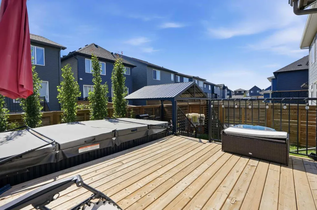 73 Mallard Grove SE Calgary AB T3C0E3