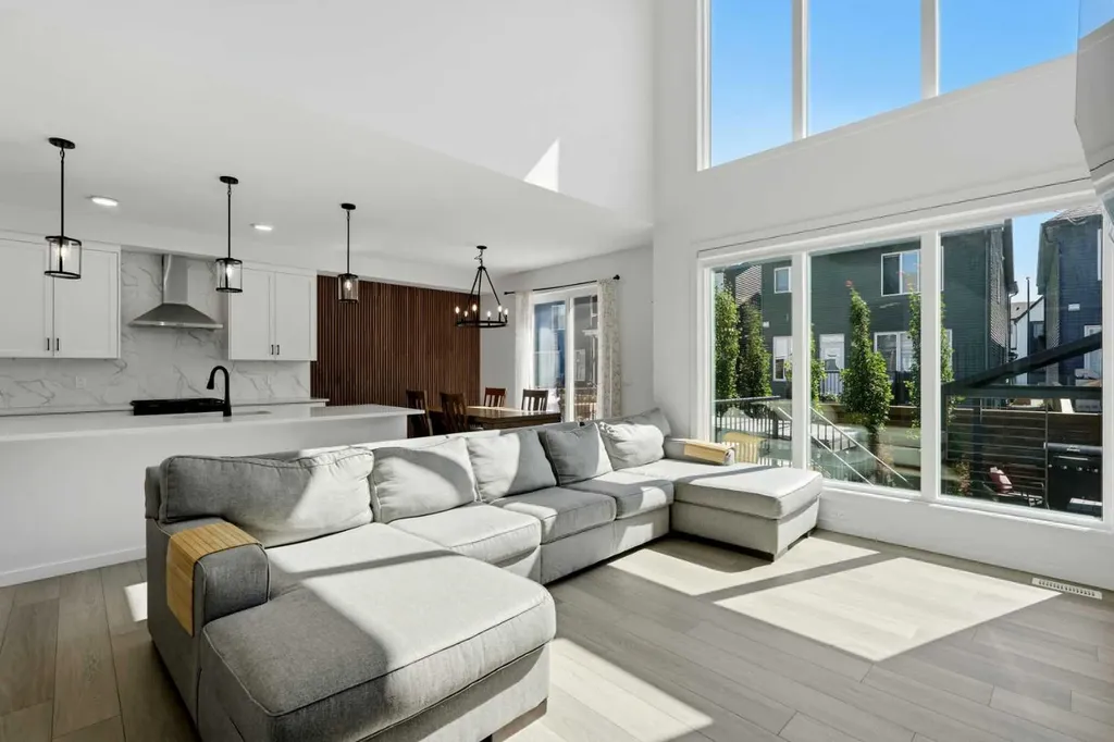 73 Mallard Grove SE Calgary AB T3C0E3