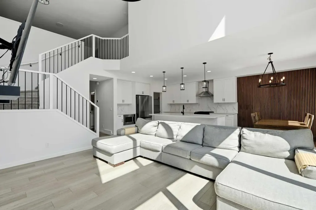 73 Mallard Grove SE Calgary AB T3C0E3