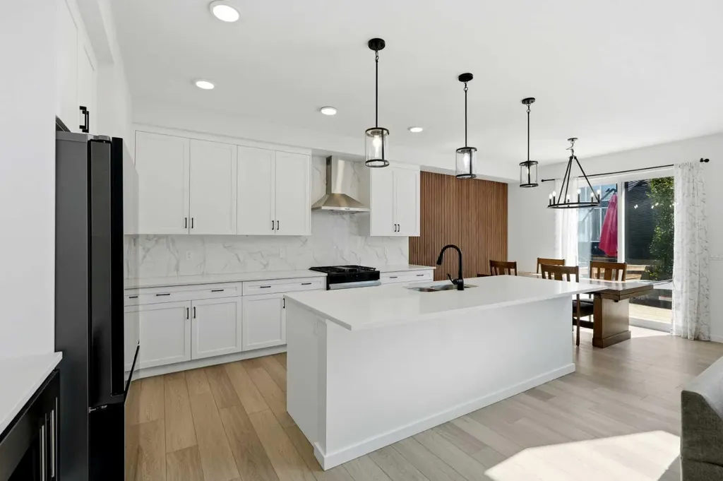 73 Mallard Grove SE Calgary AB T3C0E3