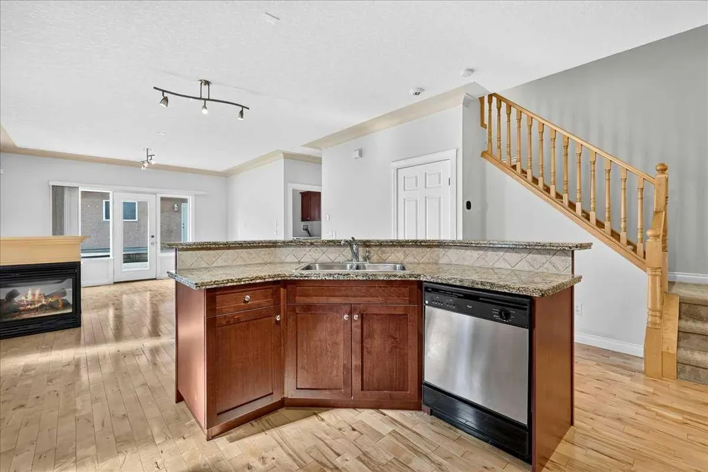 125 25 Avenue NW Calgary AB T2M 2A4