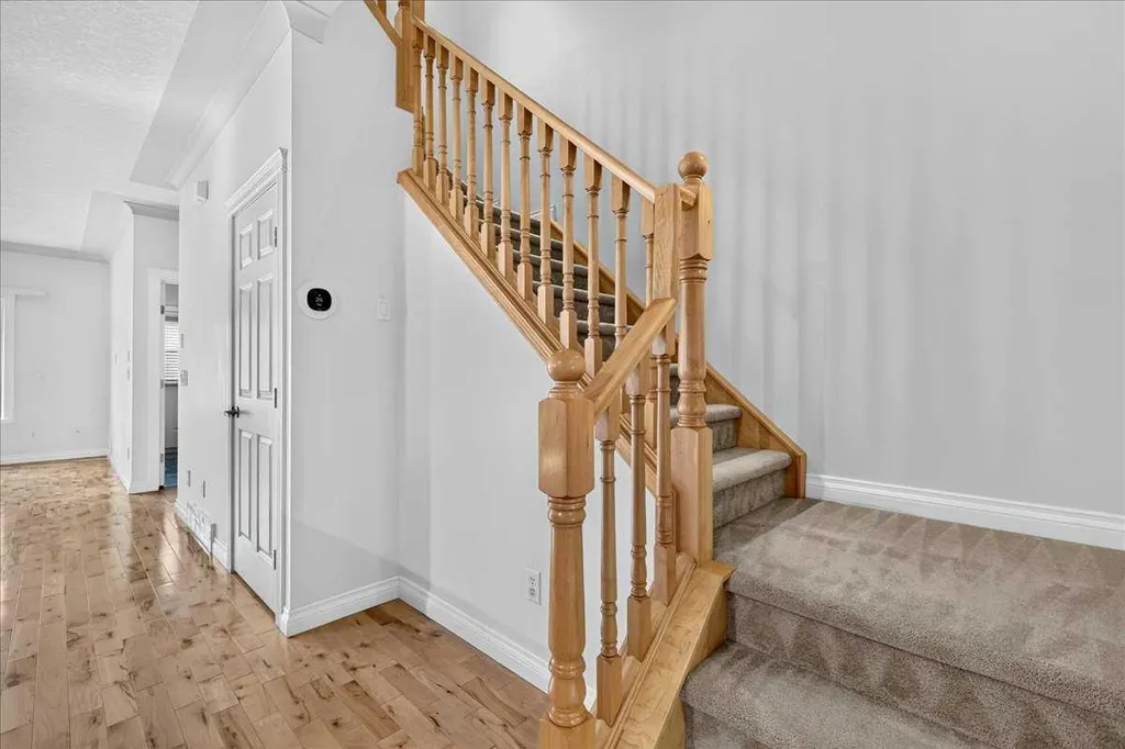 125 25 Avenue NW Calgary AB T2M 2A4