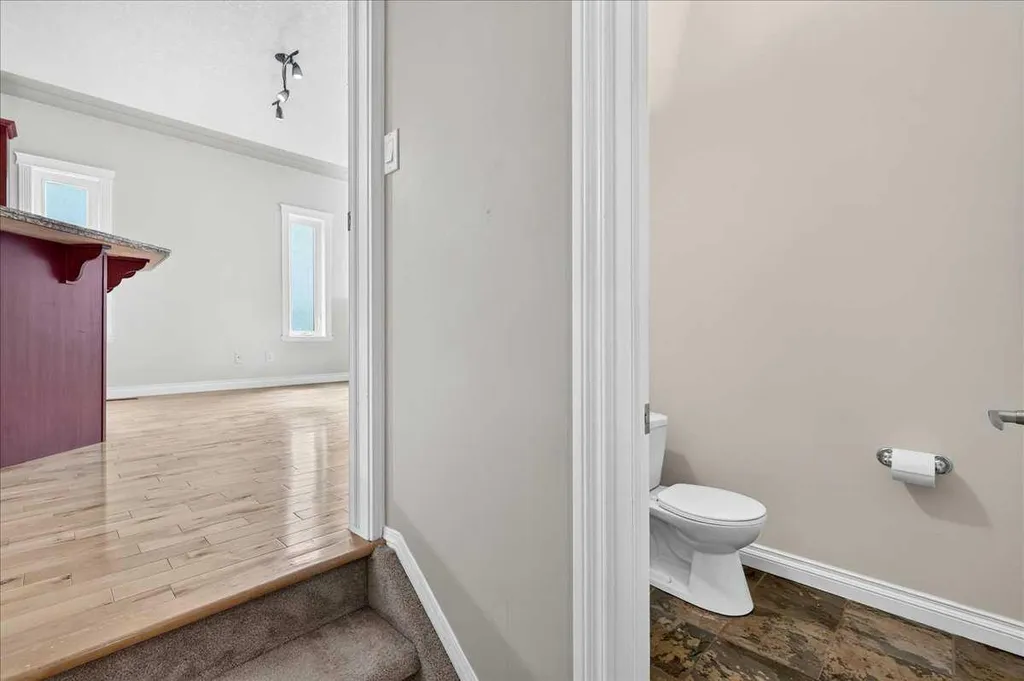 125 25 Avenue NW Calgary AB T2M 2A4