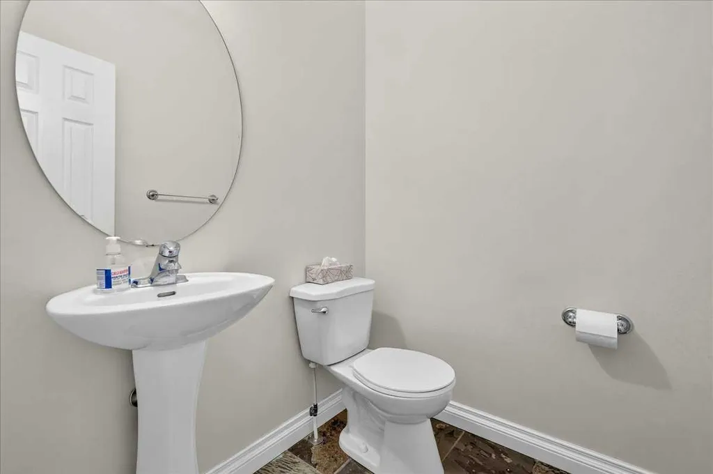 125 25 Avenue NW Calgary AB T2M 2A4