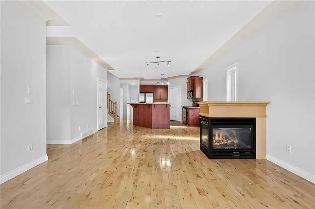 125 25 Avenue NW Calgary AB T2M 2A4
