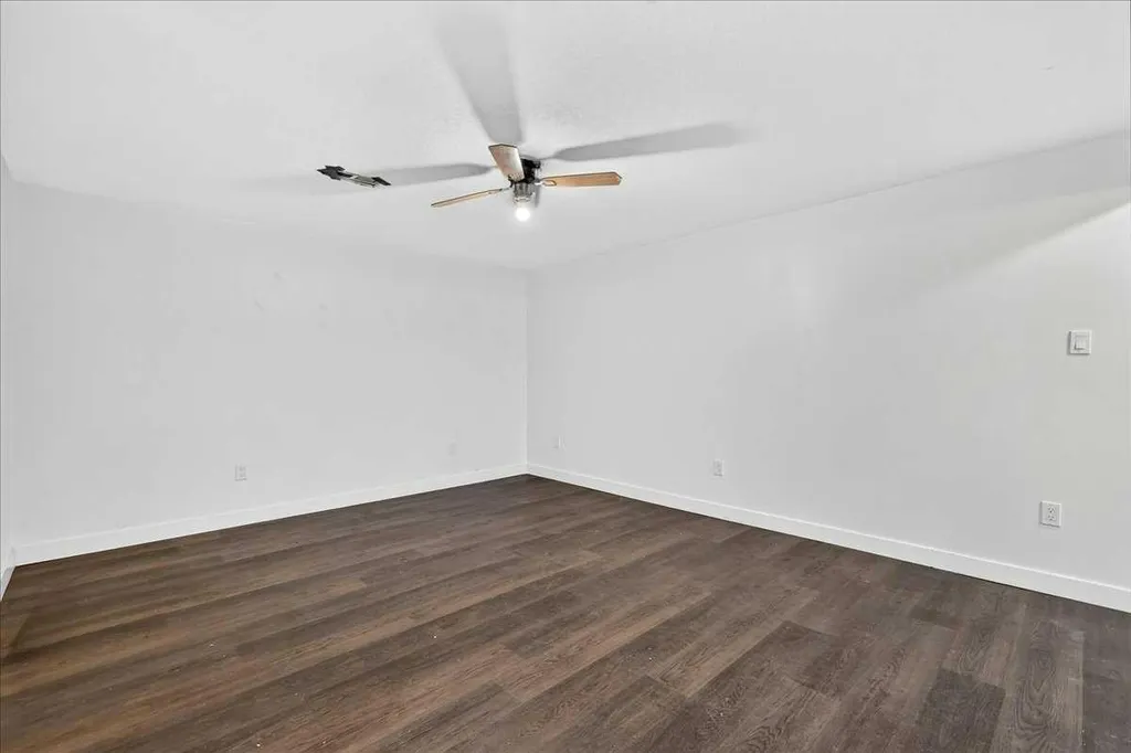 1944 10 Avenue NE Calgary AB T2E 0Y5