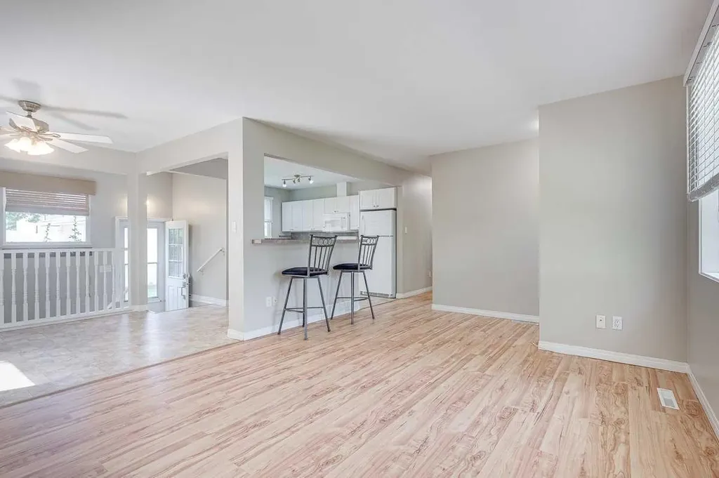 5958 West Park Crescent Crescent N Red Deer AB T4N1G3