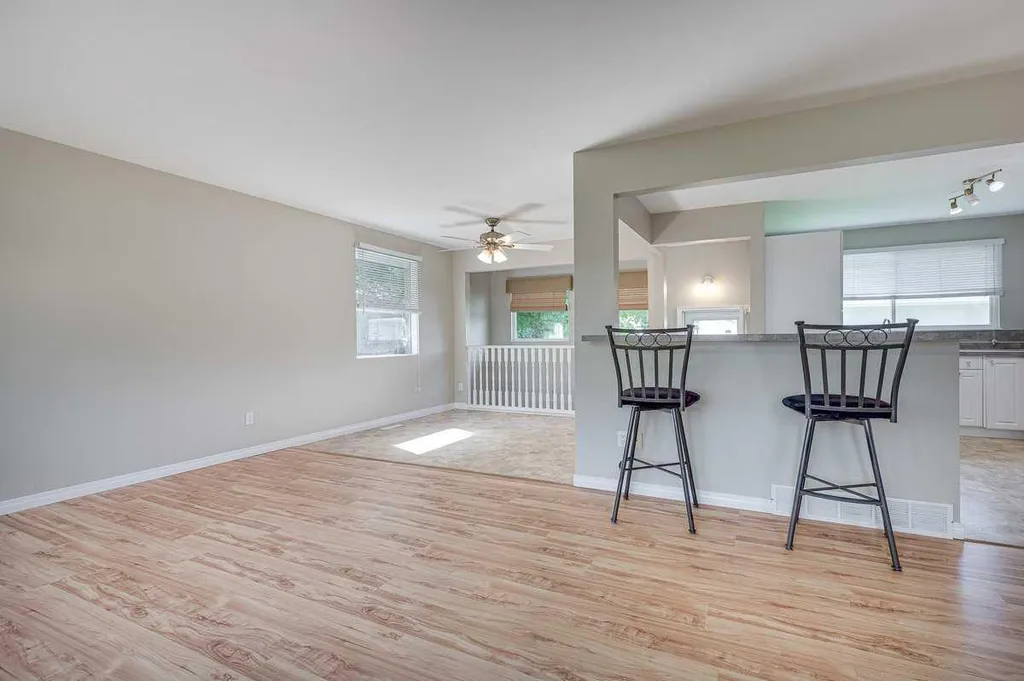 5958 West Park Crescent Crescent N Red Deer AB T4N1G3