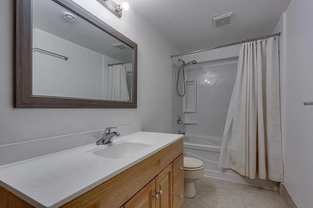 5958 West Park Crescent Crescent N Red Deer AB T4N1G3