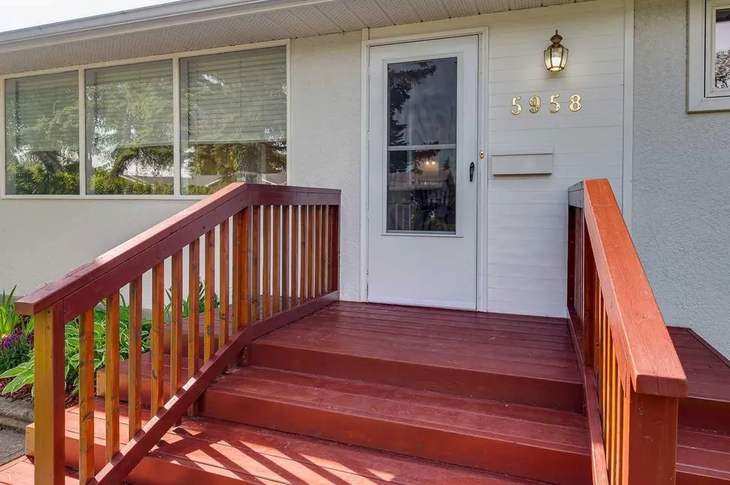 5958 West Park Crescent Crescent N Red Deer AB T4N1G3