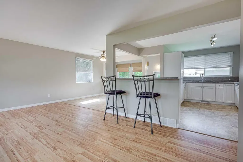 5958 West Park Crescent Crescent N Red Deer AB T4N1G3