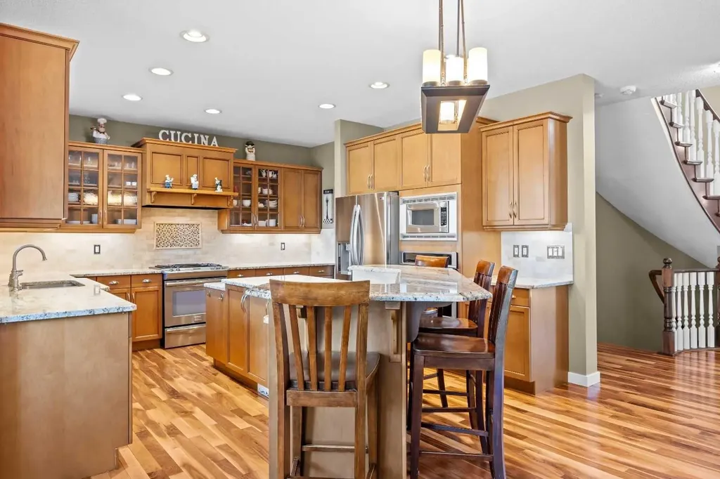 113 Tusslewood Bay NW Calgary AB T3L 2Y3