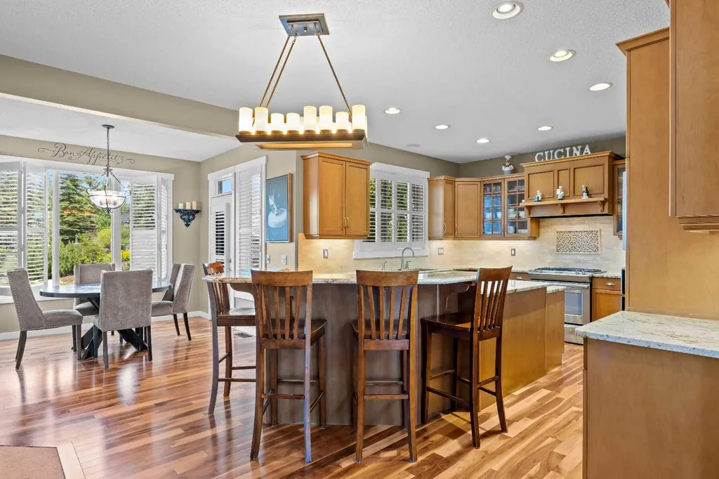 113 Tusslewood Bay NW Calgary AB T3L 2Y3