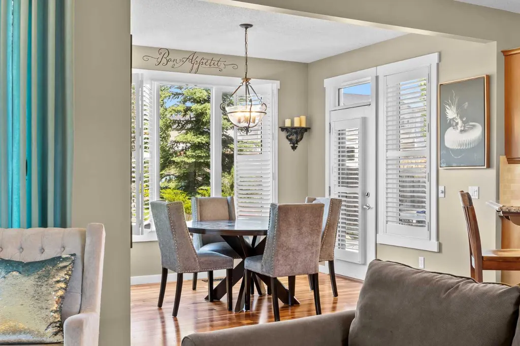 113 Tusslewood Bay NW Calgary AB T3L 2Y3