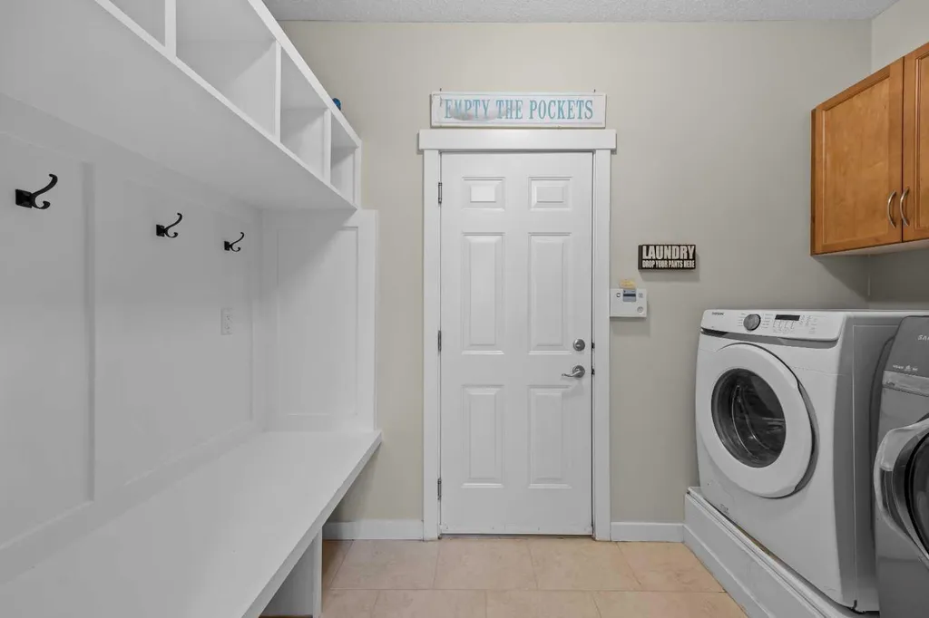 113 Tusslewood Bay NW Calgary AB T3L 2Y3