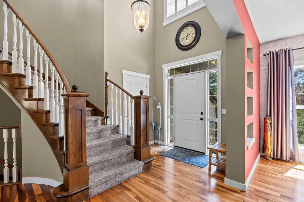 113 Tusslewood Bay NW Calgary AB T3L 2Y3