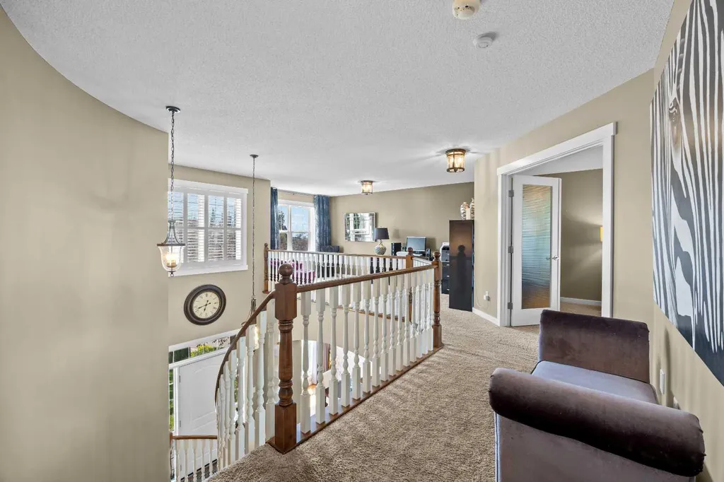 113 Tusslewood Bay NW Calgary AB T3L 2Y3