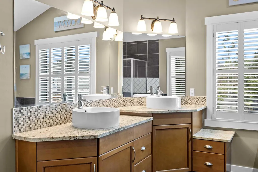 113 Tusslewood Bay NW Calgary AB T3L 2Y3