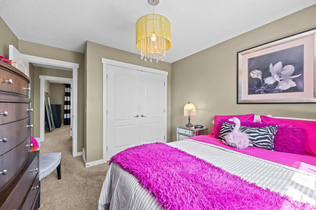 113 Tusslewood Bay NW Calgary AB T3L 2Y3