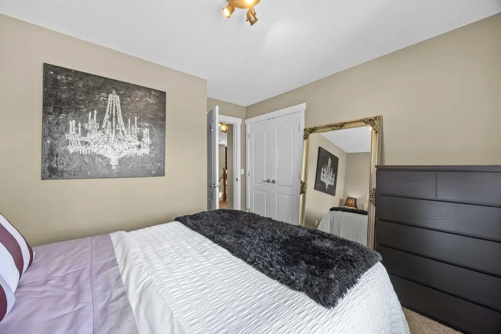 113 Tusslewood Bay NW Calgary AB T3L 2Y3