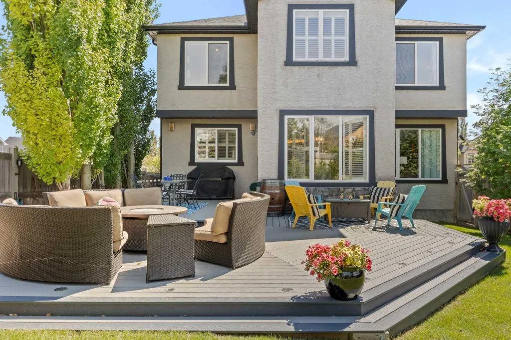 113 Tusslewood Bay NW Calgary AB T3L 2Y3