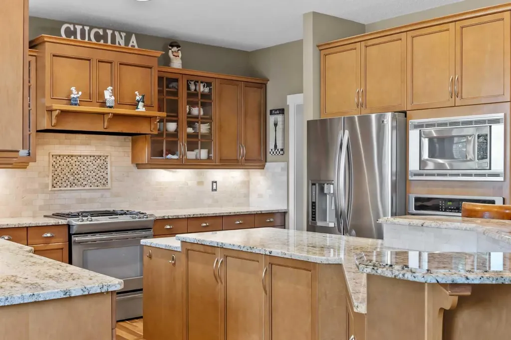 113 Tusslewood Bay NW Calgary AB T3L 2Y3