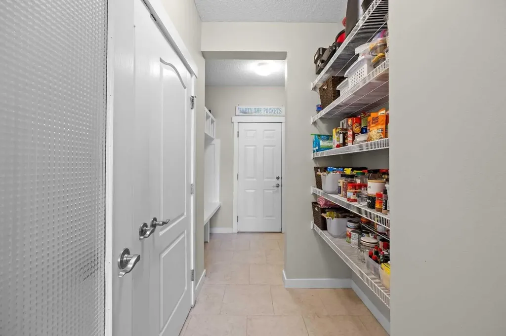 113 Tusslewood Bay NW Calgary AB T3L 2Y3