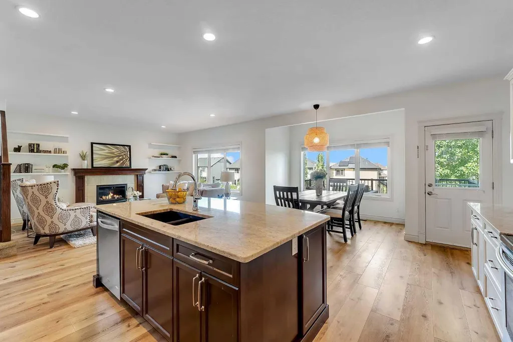 83 Ravenscroft Close SE Airdrie AB T4A 0M1