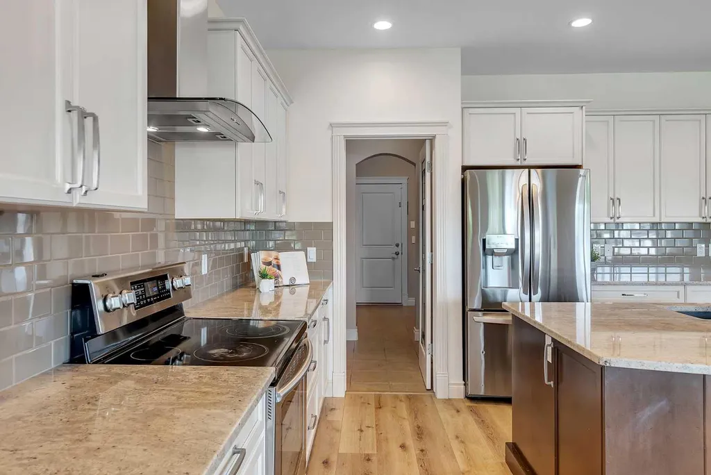 83 Ravenscroft Close SE Airdrie AB T4A 0M1