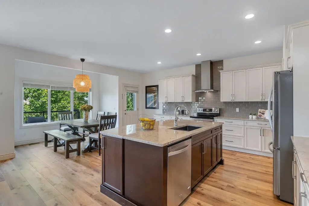 83 Ravenscroft Close SE Airdrie AB T4A 0M1