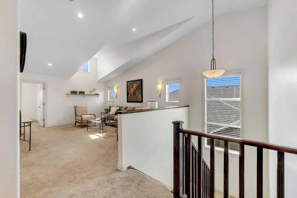 83 Ravenscroft Close SE Airdrie AB T4A 0M1