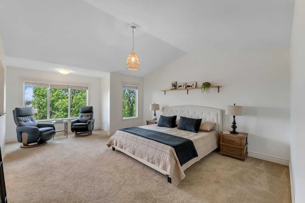 83 Ravenscroft Close SE Airdrie AB T4A 0M1