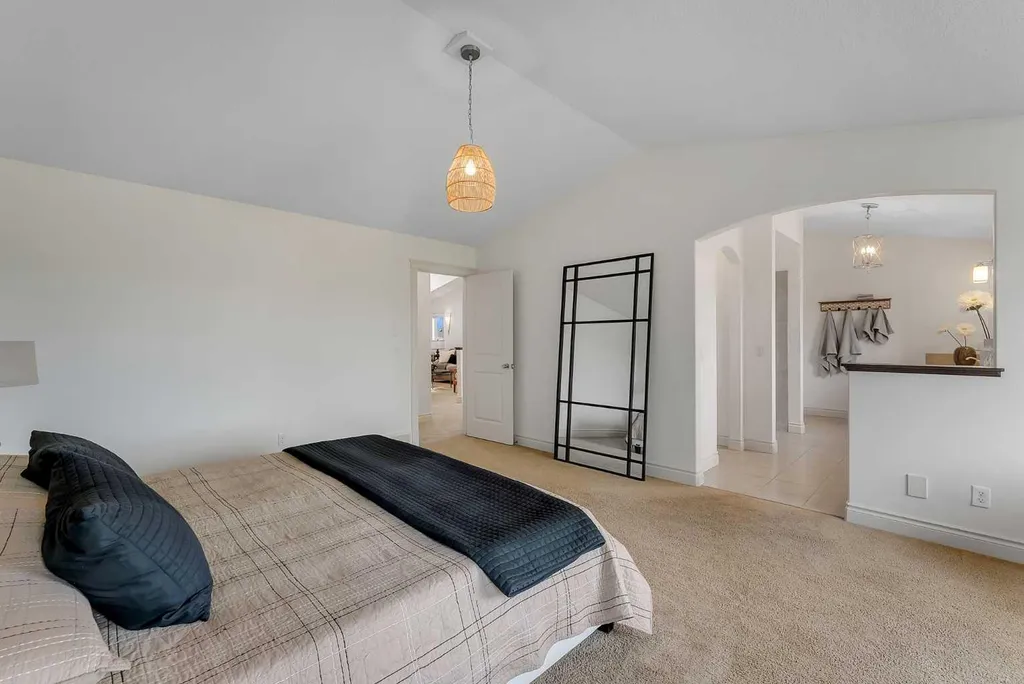 83 Ravenscroft Close SE Airdrie AB T4A 0M1