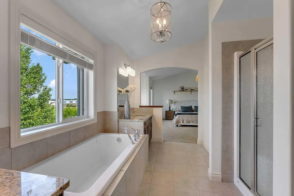 83 Ravenscroft Close SE Airdrie AB T4A 0M1