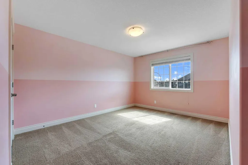 83 Ravenscroft Close SE Airdrie AB T4A 0M1