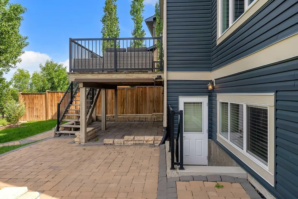 83 Ravenscroft Close SE Airdrie AB T4A 0M1
