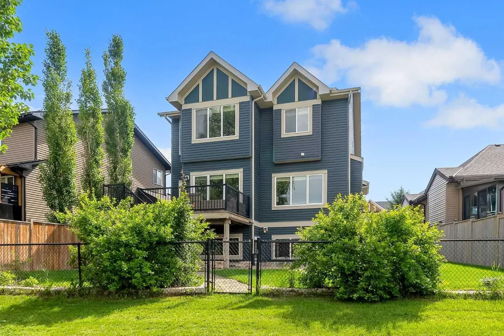 83 Ravenscroft Close SE Airdrie AB T4A 0M1