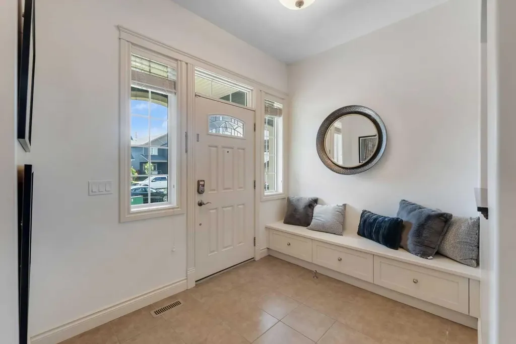 83 Ravenscroft Close SE Airdrie AB T4A 0M1
