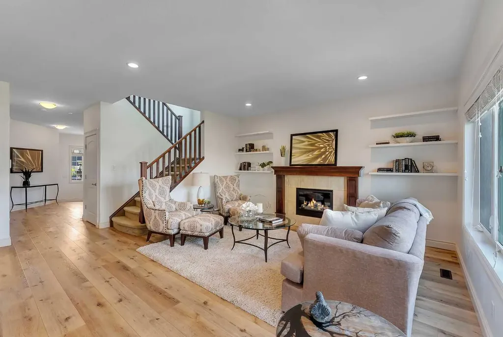 83 Ravenscroft Close SE Airdrie AB T4A 0M1