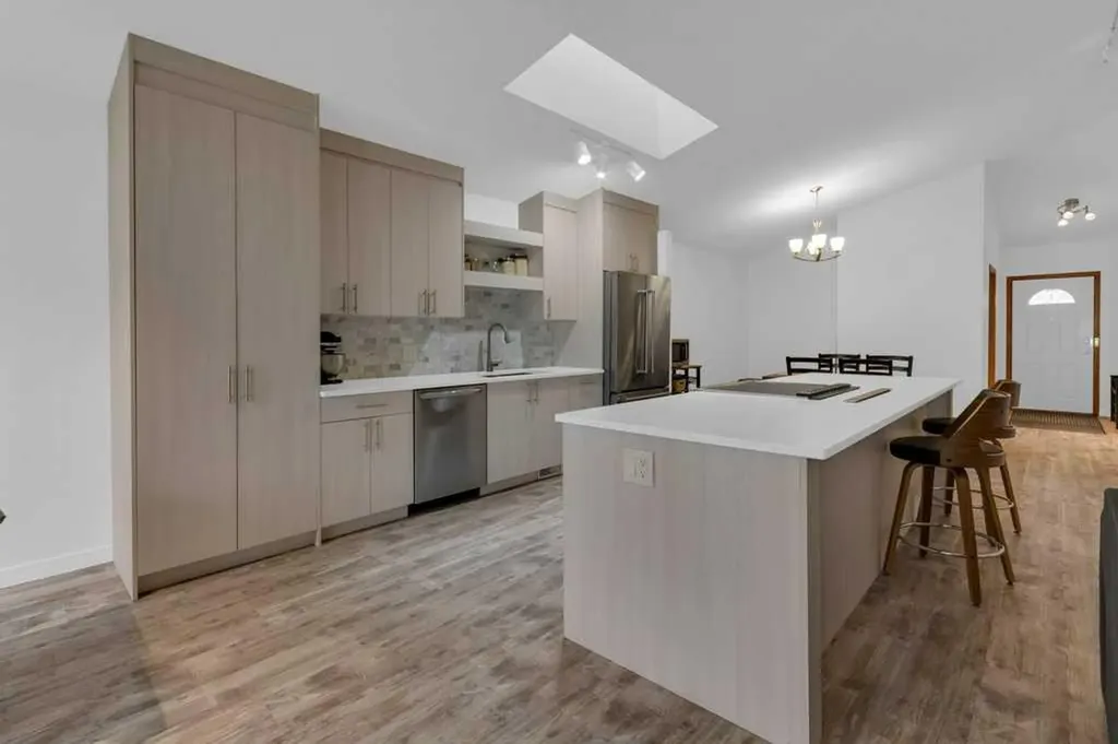 119 Edgepark Villas NW Calgary AB T3A 3S2