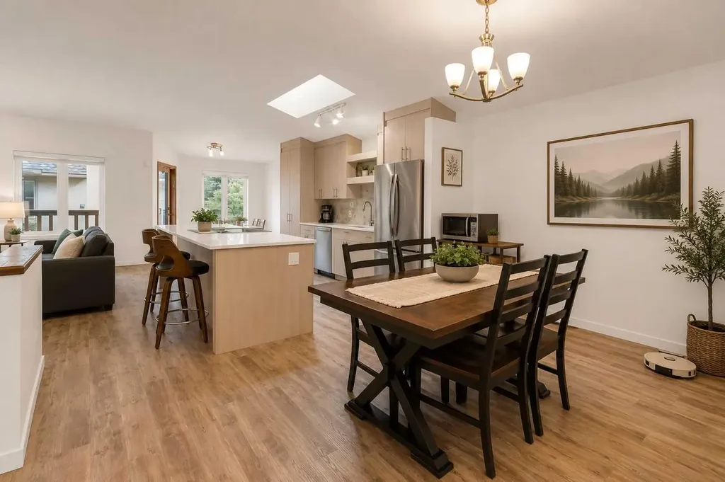 119 Edgepark Villas NW Calgary AB T3A 3S2