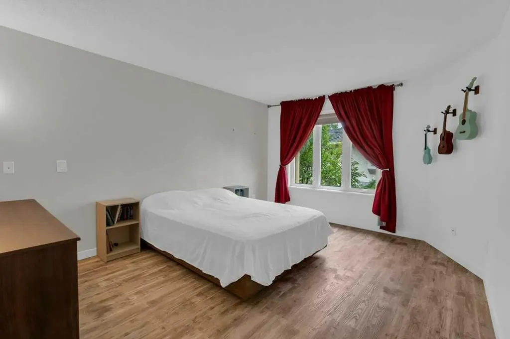 119 Edgepark Villas NW Calgary AB T3A 3S2