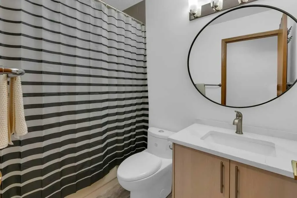 119 Edgepark Villas NW Calgary AB T3A 3S2