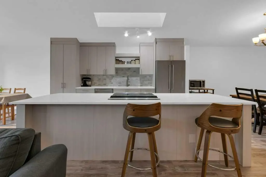 119 Edgepark Villas NW Calgary AB T3A 3S2